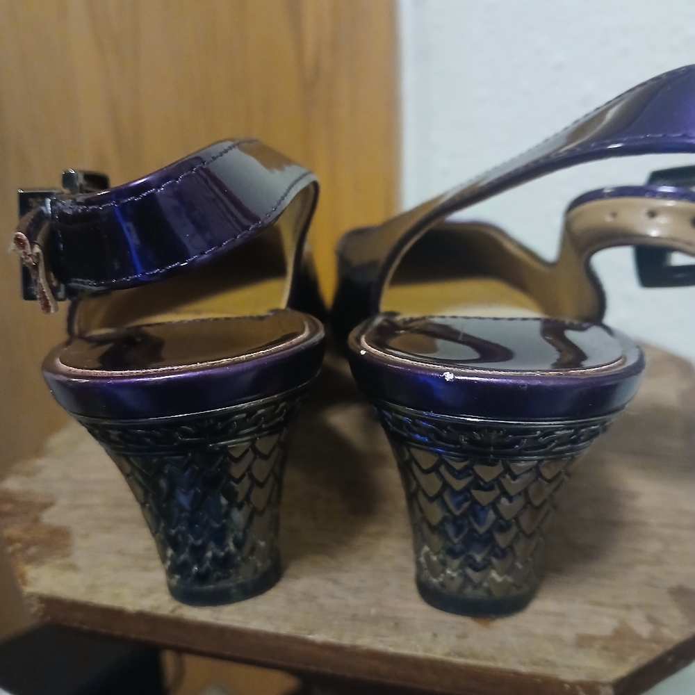 Renee Maressa Purple Patent Slingback Pumps Sculpted Scale Heel Size 6M - Picture 6 of 7